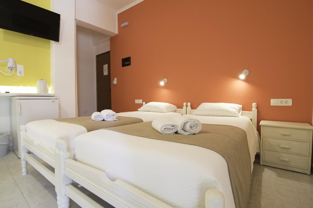 Niki Rooms Palaiochora Exterior photo
