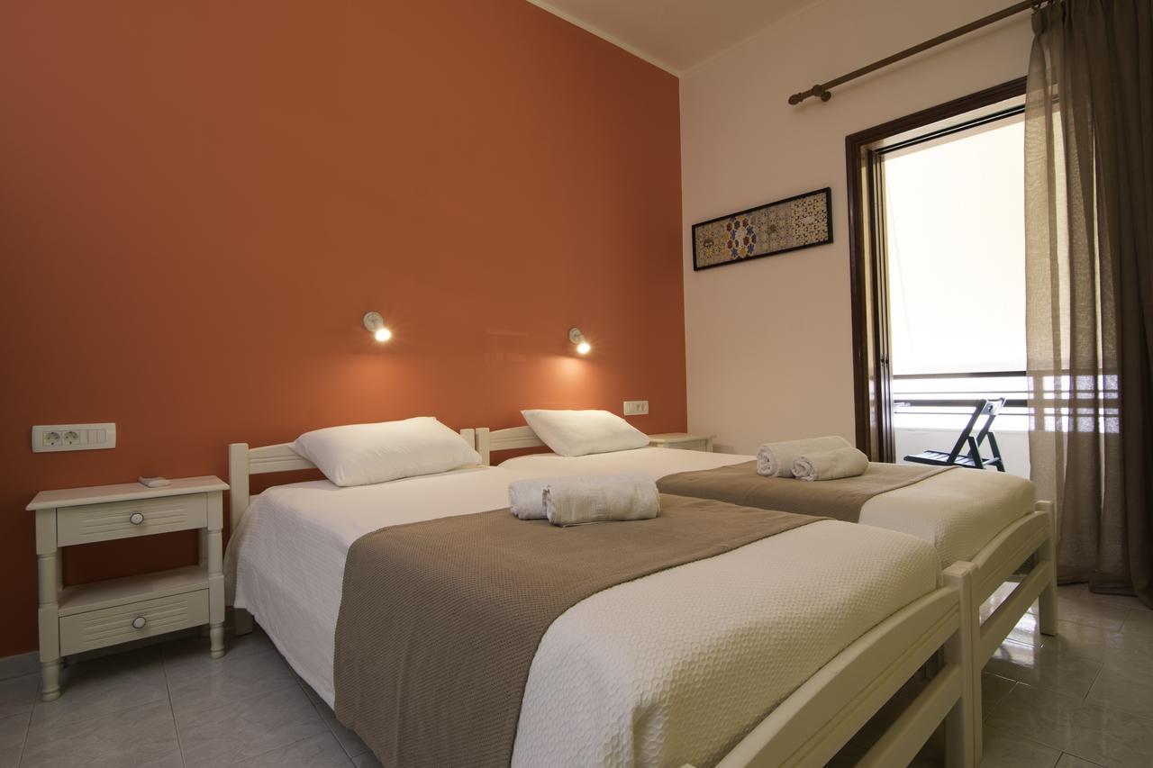 Niki Rooms Palaiochora Exterior photo