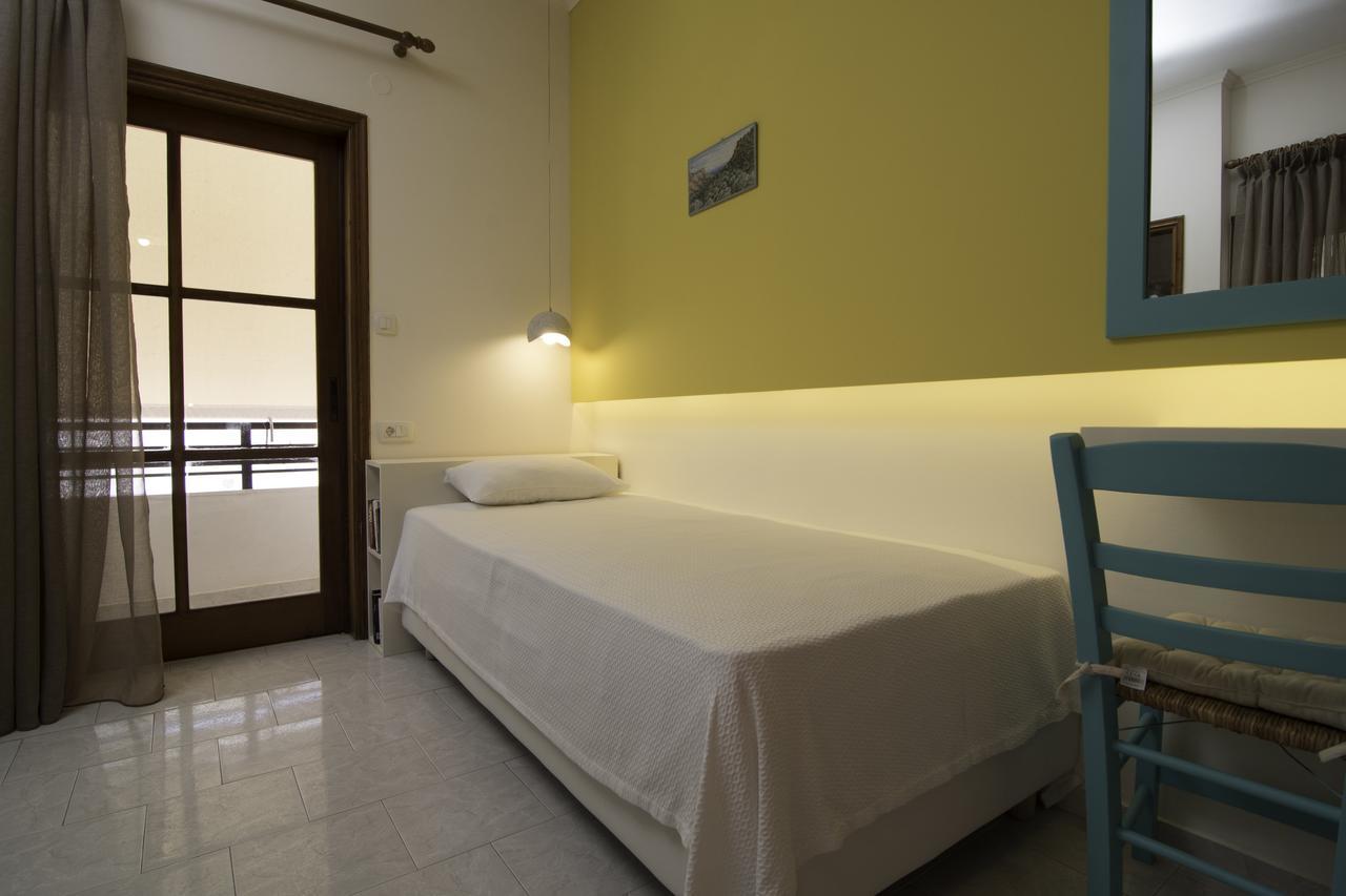 Niki Rooms Palaiochora Exterior photo