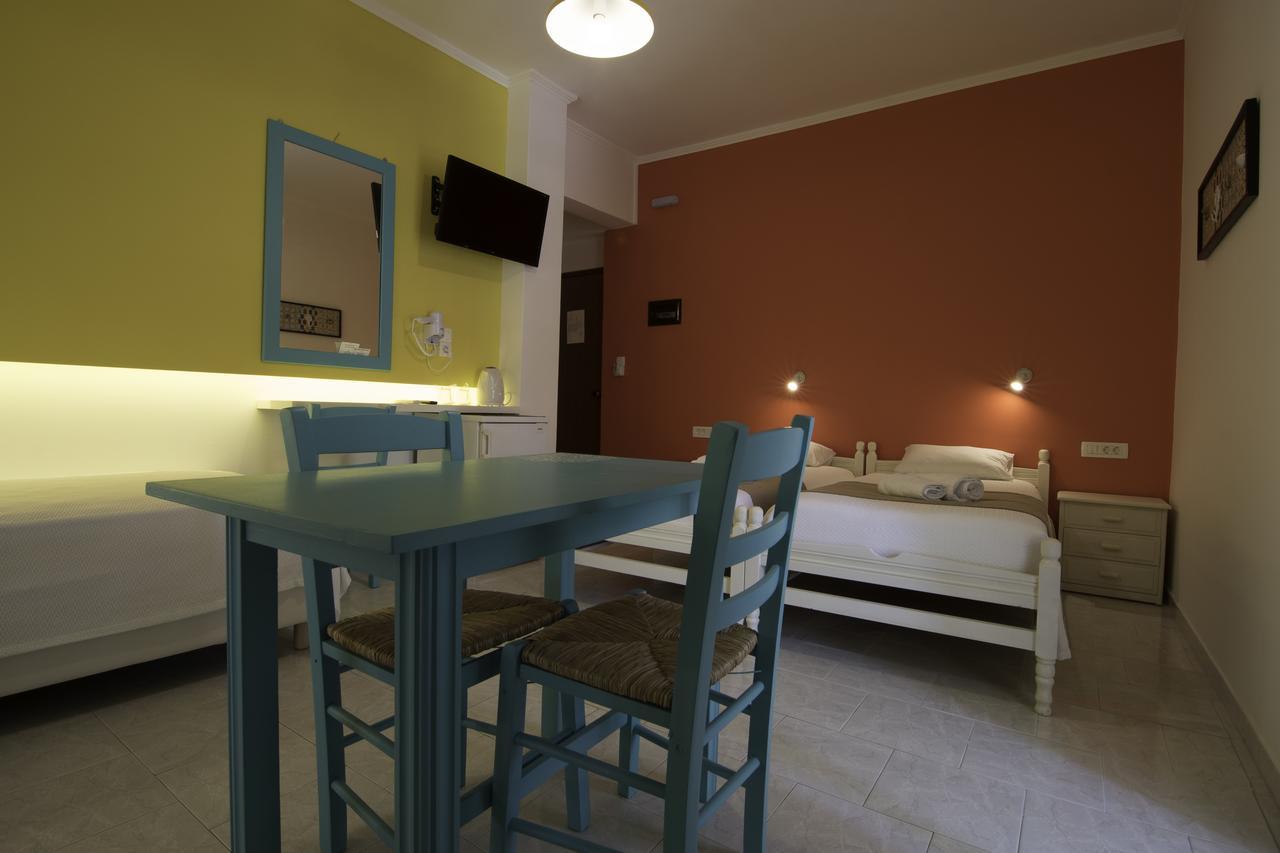 Niki Rooms Palaiochora Exterior photo