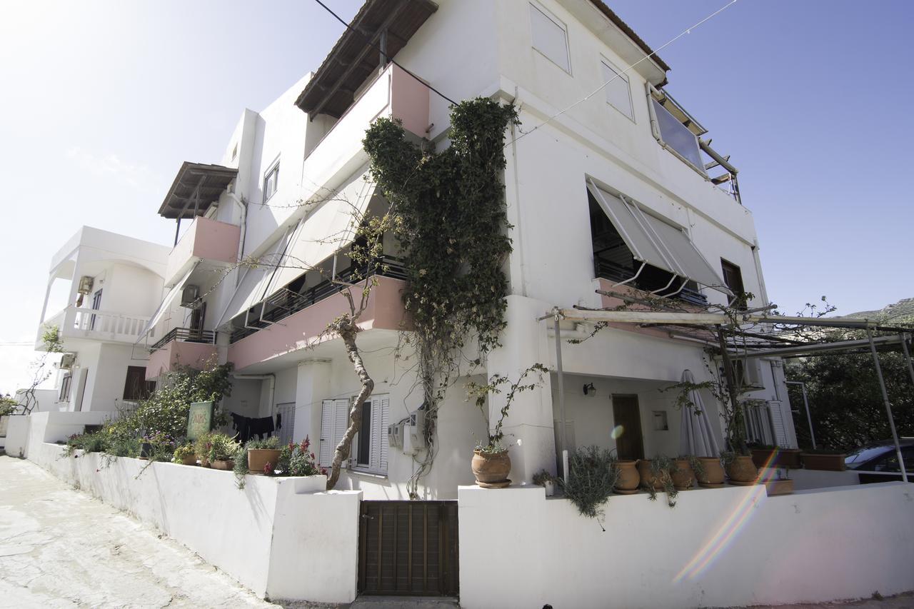 Niki Rooms Palaiochora Exterior photo